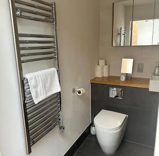 Luxury Modern Town House, Centre, Free Secured Parking בית נופש *