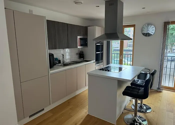 펜션 Luxury Modern Town House, Centre, Free Secured Parking 맨체스터