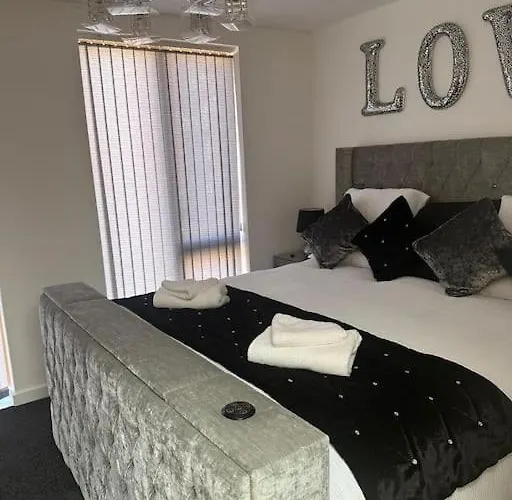 Luxury Modern Town House, Centre, Free Secured Parking Manchester