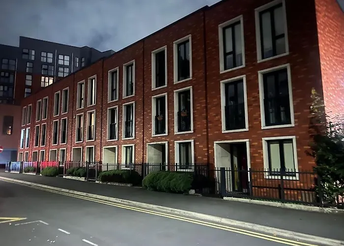 Luxury Modern Town House, Centre, Free Secured Parking Dom wakacyjny *