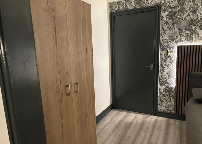 Hills View Apartment