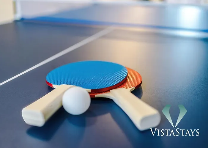 Large 5bdr House By Vista Short Lets & Serviced Salford With Pool Table, Ps4 & Private Parking Prázdninový dům