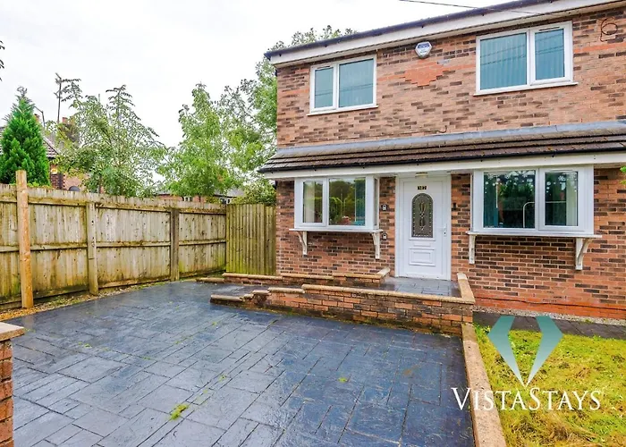 Large 5bdr House By Vista Short Lets & Serviced Salford With Pool Table, Ps4 & Private Parking * 맨체스터