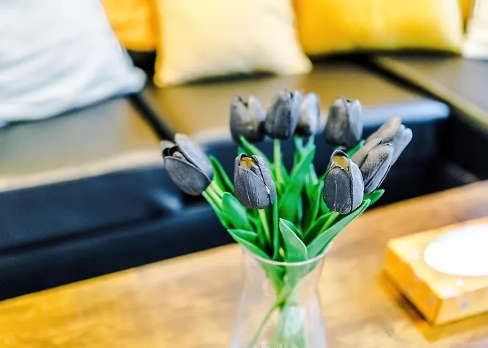 Sleeps 7, Games Room, Perfect For Groups, Driveway, Smart Tv, Available For Long Appartement Manchester