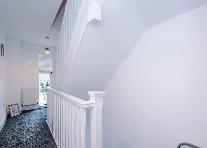 Sleeps 7, Games Room, Perfect For Groups, Driveway, Smart Tv, Available For Long 曼彻斯特