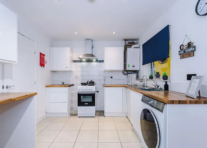 Appartement Sleeps 7, Games Room, Perfect For Groups, Driveway, Smart Tv, Available For Long Manchester