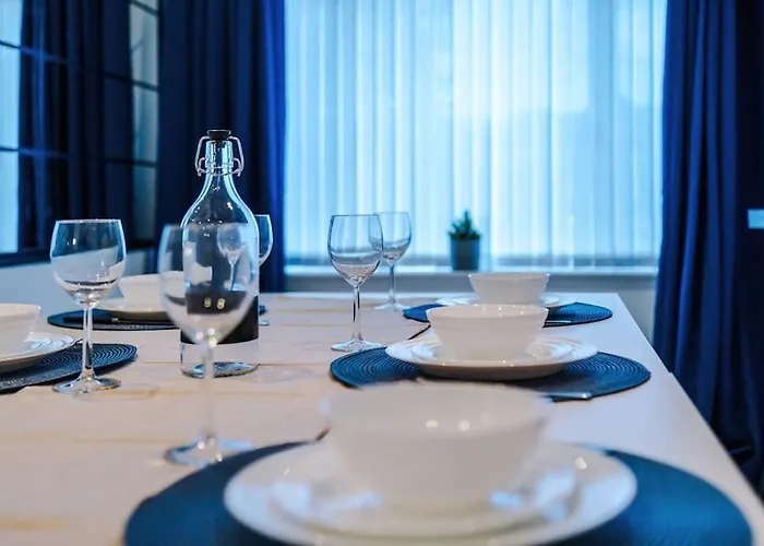 Sleeps 7, Games Room, Perfect For Groups, Driveway, Smart Tv, Available For Long *