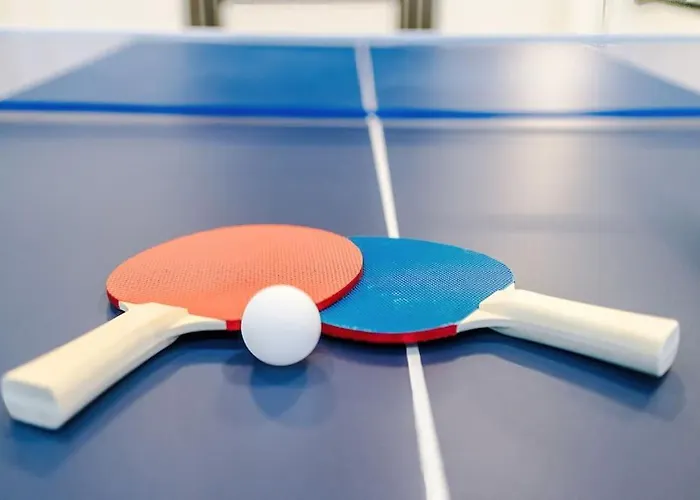 Sleeps 7, Games Room, Perfect For Groups, Driveway, Smart Tv, Available For Long Manchester