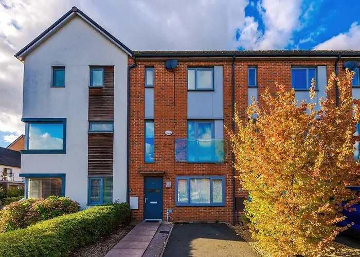 Appartement Sleeps 7, Games Room, Perfect For Groups, Driveway, Smart Tv, Available For Long