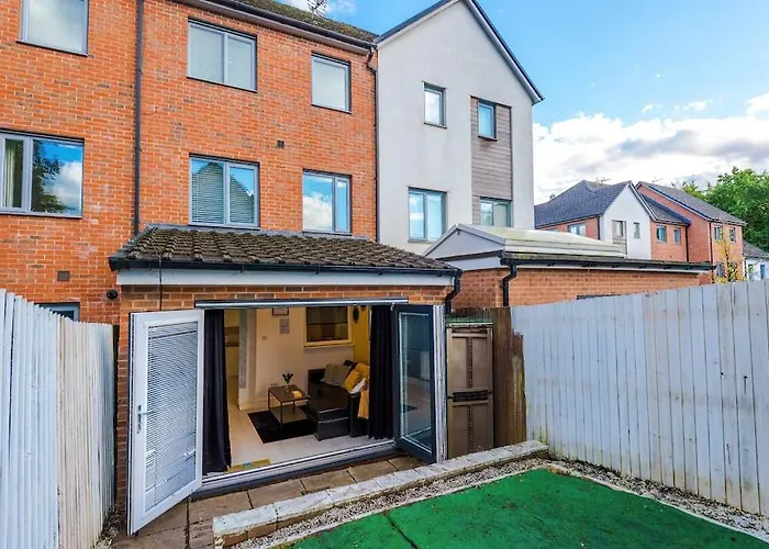 Sleeps 7, Games Room, Perfect For Groups, Driveway, Smart Tv, Available For Long *