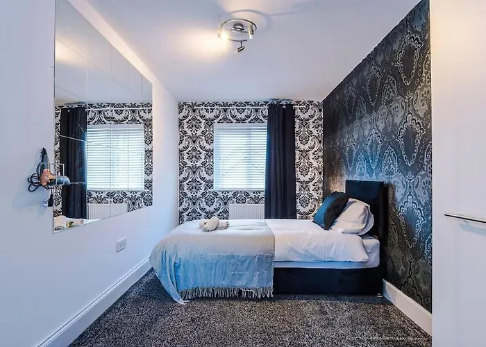 Appartement Sleeps 7, Games Room, Perfect For Groups, Driveway, Smart Tv, Available For Long