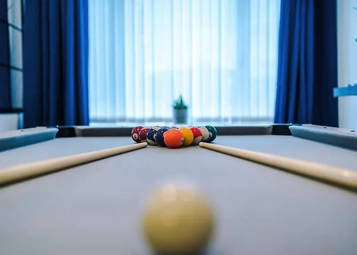 Appartement Sleeps 7, Games Room, Perfect For Groups, Driveway, Smart Tv, Available For Long *