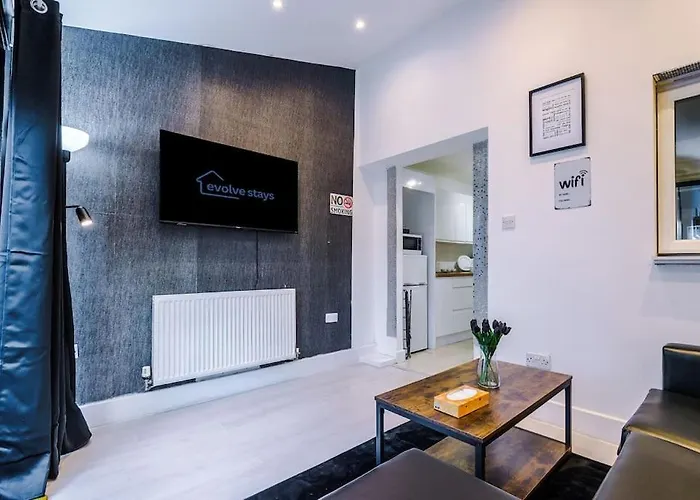 Appartement Sleeps 7, Games Room, Perfect For Groups, Driveway, Smart Tv, Available For Long Manchester