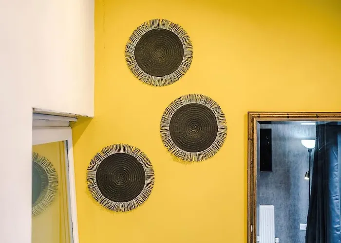 Sleeps 7, Games Room, Perfect For Groups, Driveway, Smart Tv, Available For Long Manchester