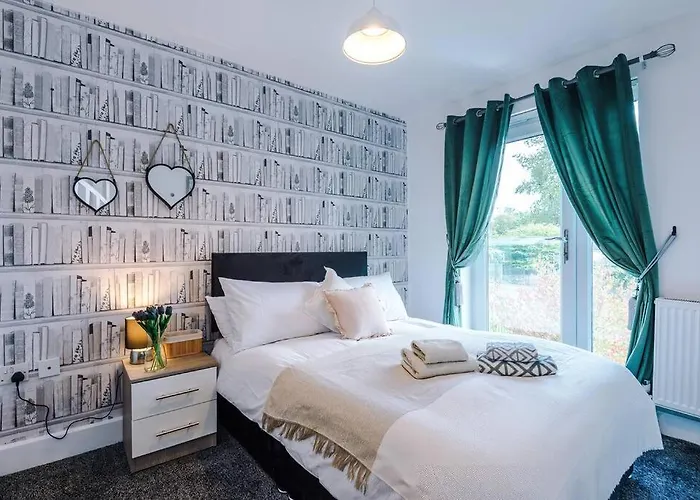 Appartement Sleeps 7, Games Room, Perfect For Groups, Driveway, Smart Tv, Available For Long *