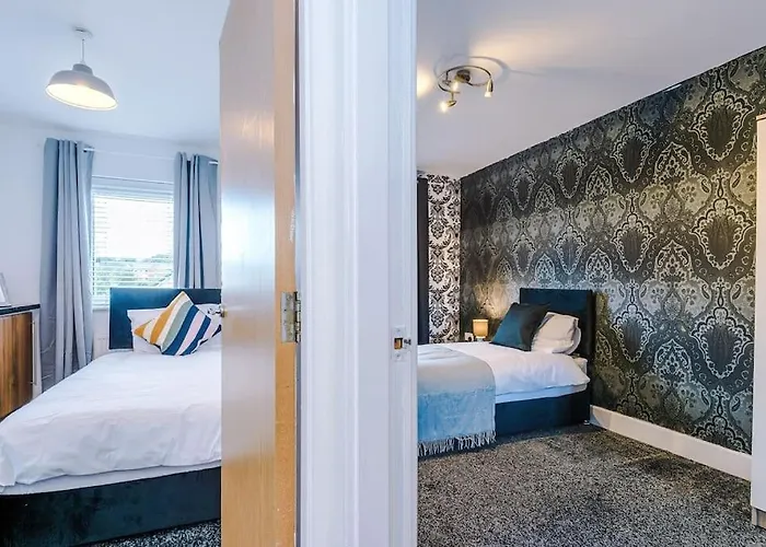 Sleeps 7, Games Room, Perfect For Groups, Driveway, Smart Tv, Available For Long Appartement