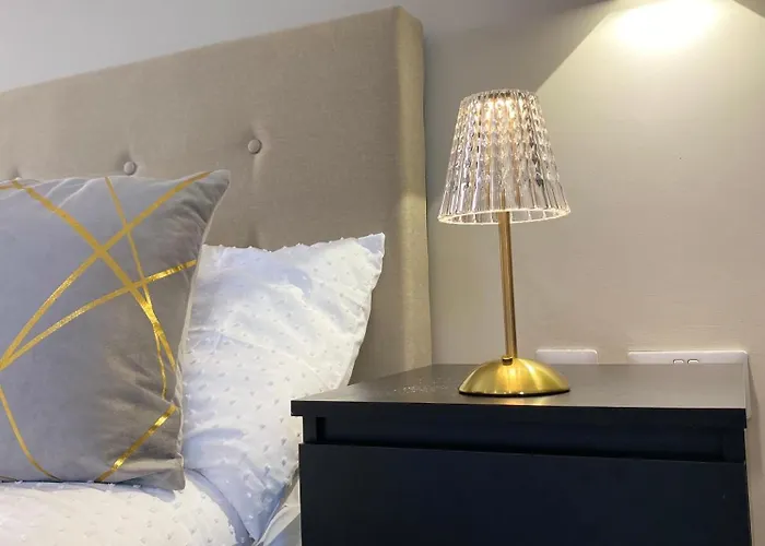 Апартаменты Luxurious, High-end 2-bedroom With Balcony