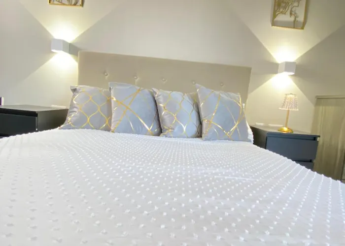 Luxurious, High-end 2-bedroom With Balcony Apartman