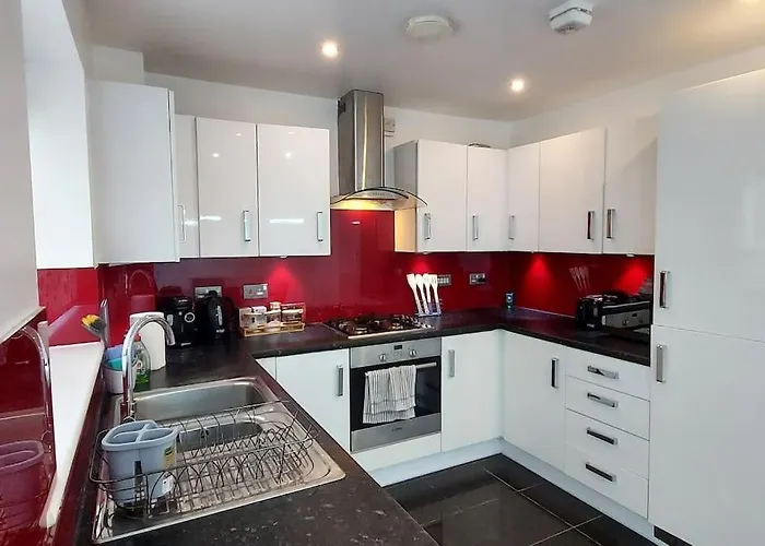 Modern Near Etihad, Coop Live