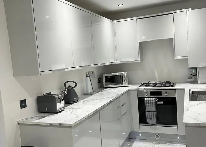 Entire House - Near Etihad Stadium And *