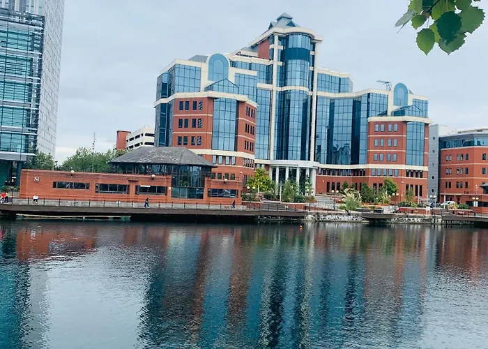Great 2bed In Salford Quays With Water View