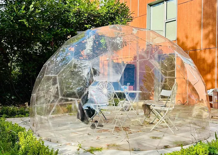 Private Garden With Geodome * Manchester