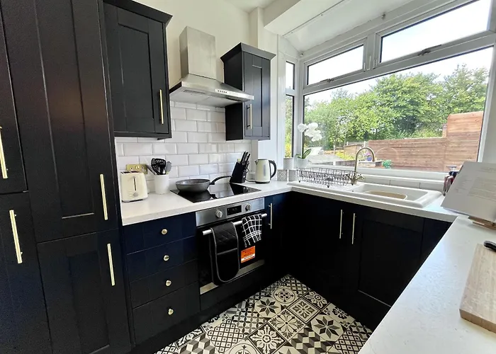 Сasa de vacaciones Stylish 3-bed In Prestwich With Free Parking *