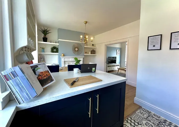 Сasa de vacaciones Stylish 3-bed In Prestwich With Free Parking Mánchester