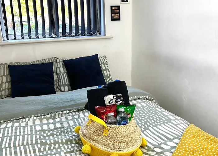 Lejlighed Cozy Private With Private Bathroom & Free Parking In Salford!