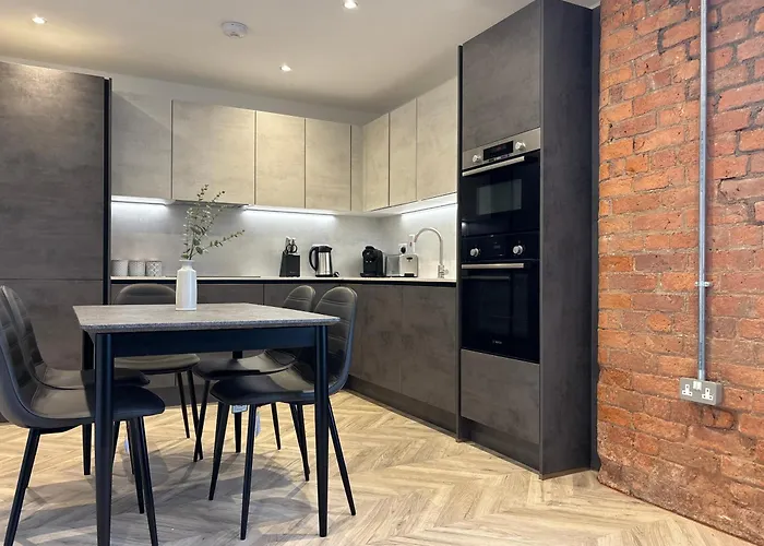 Apt, Free Parking, Business, Couples & Families 맨체스터