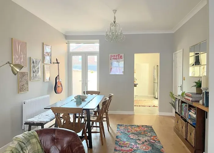 Artistic 3 Bed In Old Trafford Next To Mufc