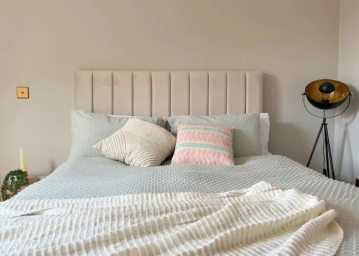 Artistic 3 Bed In Old Trafford Next To Mufc Σπίτι διακοπών *