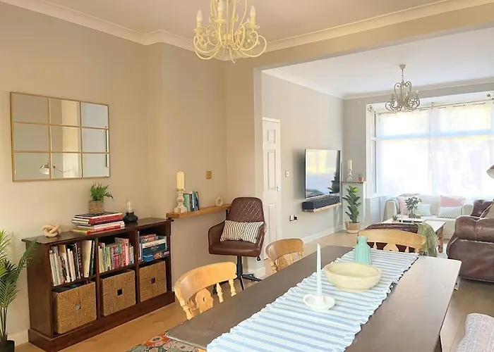 Artistic 3 Bed In Old Trafford Next To Mufc Σπίτι διακοπών Μάντσεστερ