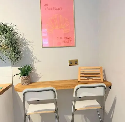 Σπίτι διακοπών Artistic 3 Bed In Old Trafford Next To Mufc Μάντσεστερ