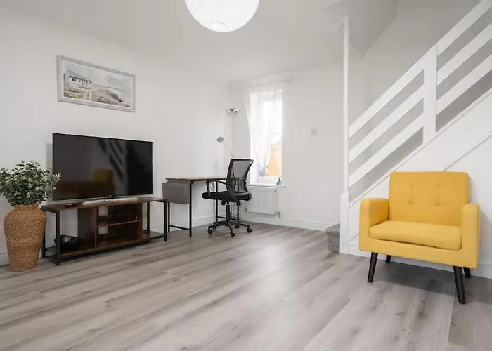 Cozy 3br - Games - Sleeps 9 Apartment *