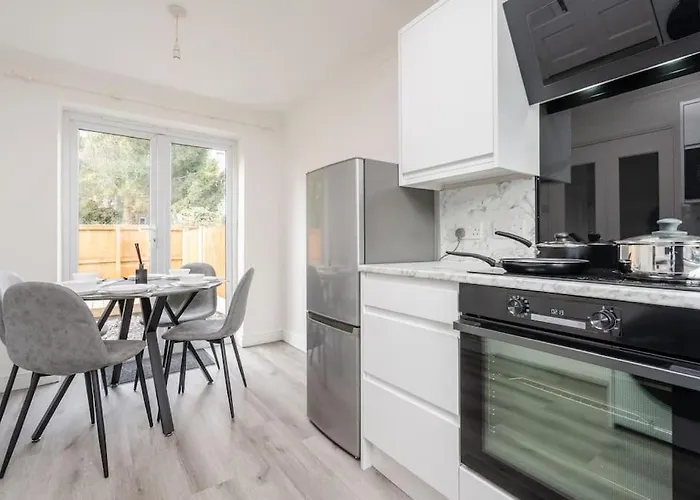 Cozy 3br - Games - Sleeps 9 Manchester