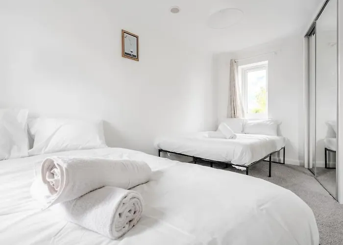 Cozy 3br - Games - Sleeps 9 Apartment *