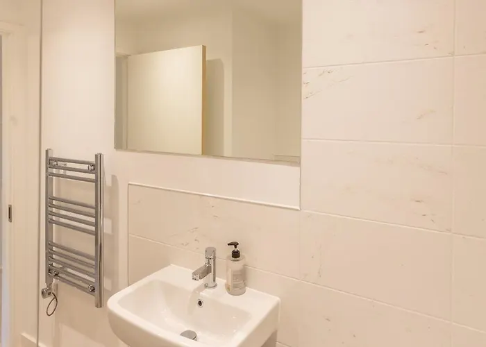 Stunning Modern 3 Bedroom Townhouse - Perfect Getaway * 曼彻斯特