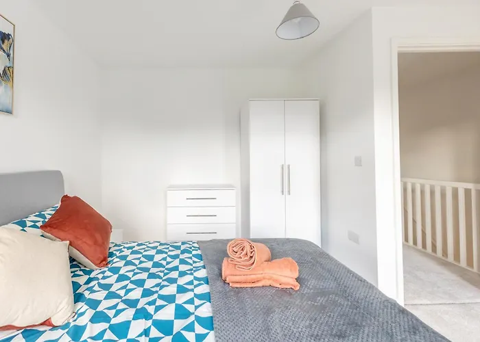 Stunning Modern 3 Bedroom Townhouse - Perfect Getaway