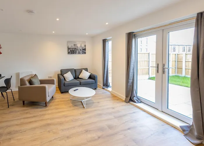 Stunning Modern 3 Bedroom Townhouse - Perfect Getaway 曼彻斯特