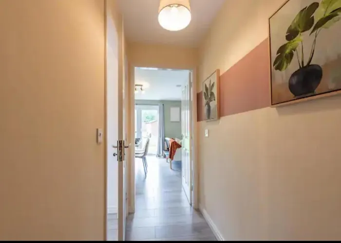 Charming Whitehurst Drive Nest In * Μάντσεστερ