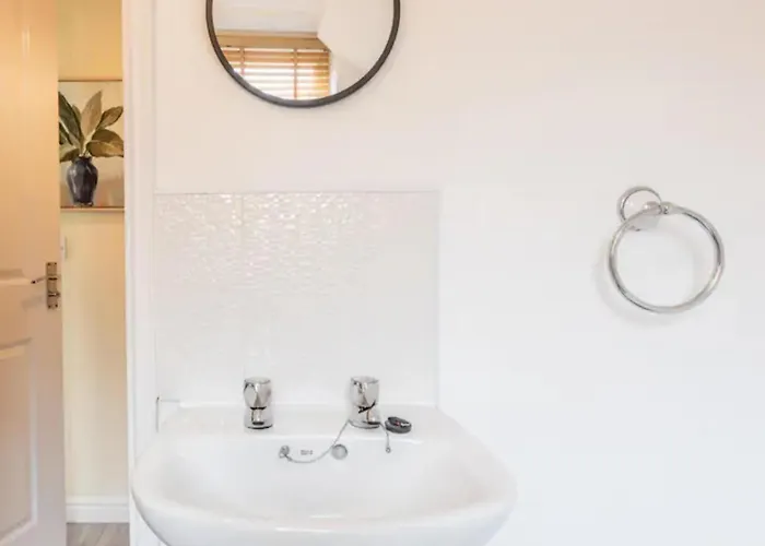 Charming Whitehurst Drive Nest In * Manchester