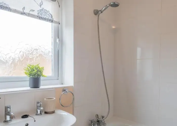 Charming Whitehurst Drive Nest In Nyaraló Manchester