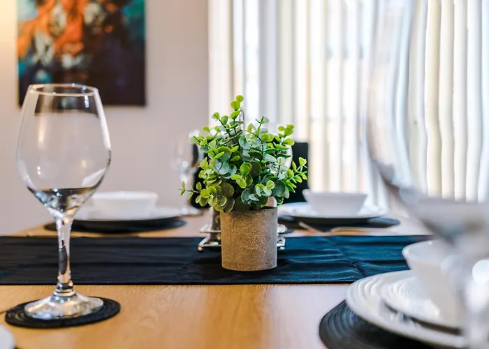 Comfy 2 Bedroom In Manchester, Pool Table And Ps4 * Manchester