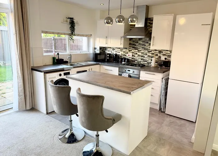 3 Bedroom House With Free Parking Сasa de vacaciones