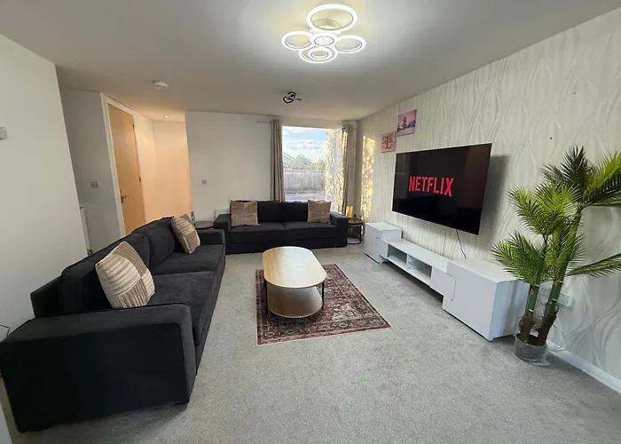 Сasa de vacaciones 3 Bedroom House With Free Parking