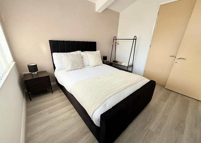 3 Bedroom House With Free Parking Dom wakacyjny