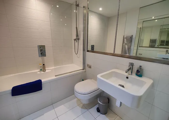 Free Private Parking - City Centre 2 Bedroom Ensuite Near Shopping & Financial Centre, Victoria Station & Ao Διαμέρισμα Μάντσεστερ