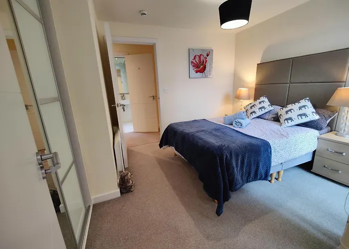 Free Private Parking - City Centre 2 Bedroom Ensuite Near Shopping & Financial Centre, Victoria Station & Ao 아파트