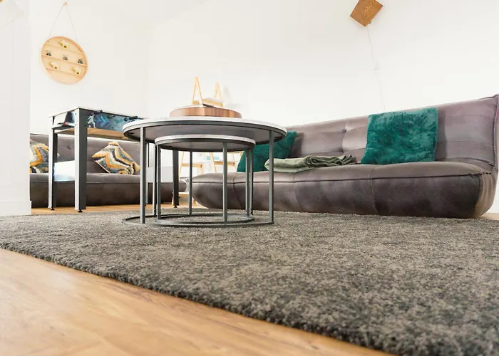 Manchester's Luxurious 2-bed Haven With Balcony - Canal Views & Proximity To United Apartament